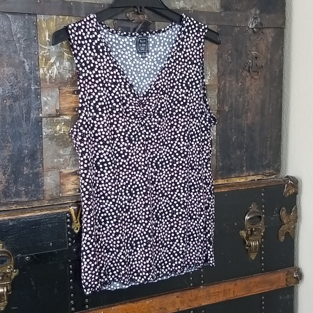 Suzie in the City Lg Black/ Purple Top